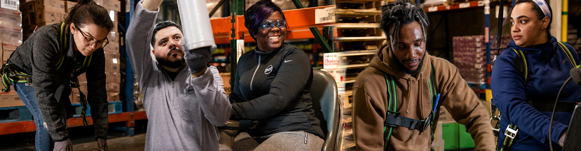 Now Hiring Warehouse Workers Dot warehouse workers